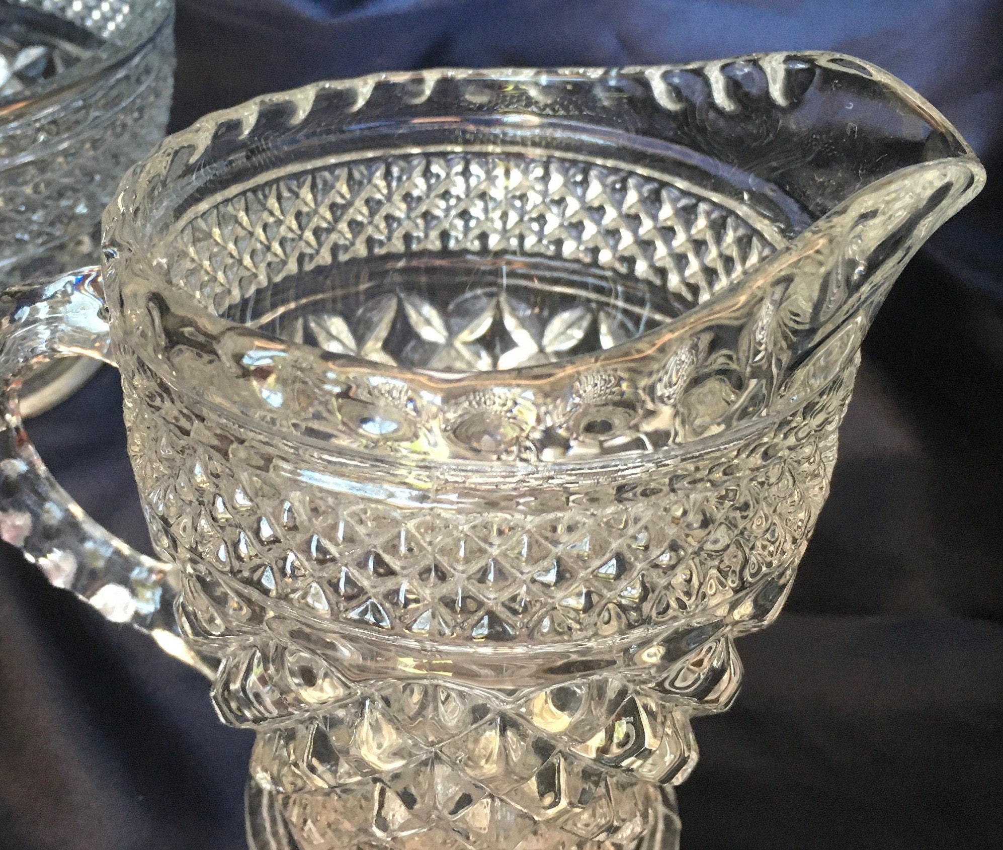 アンカーホッキングのウェックスフォード シュガーボウルとクリーマー