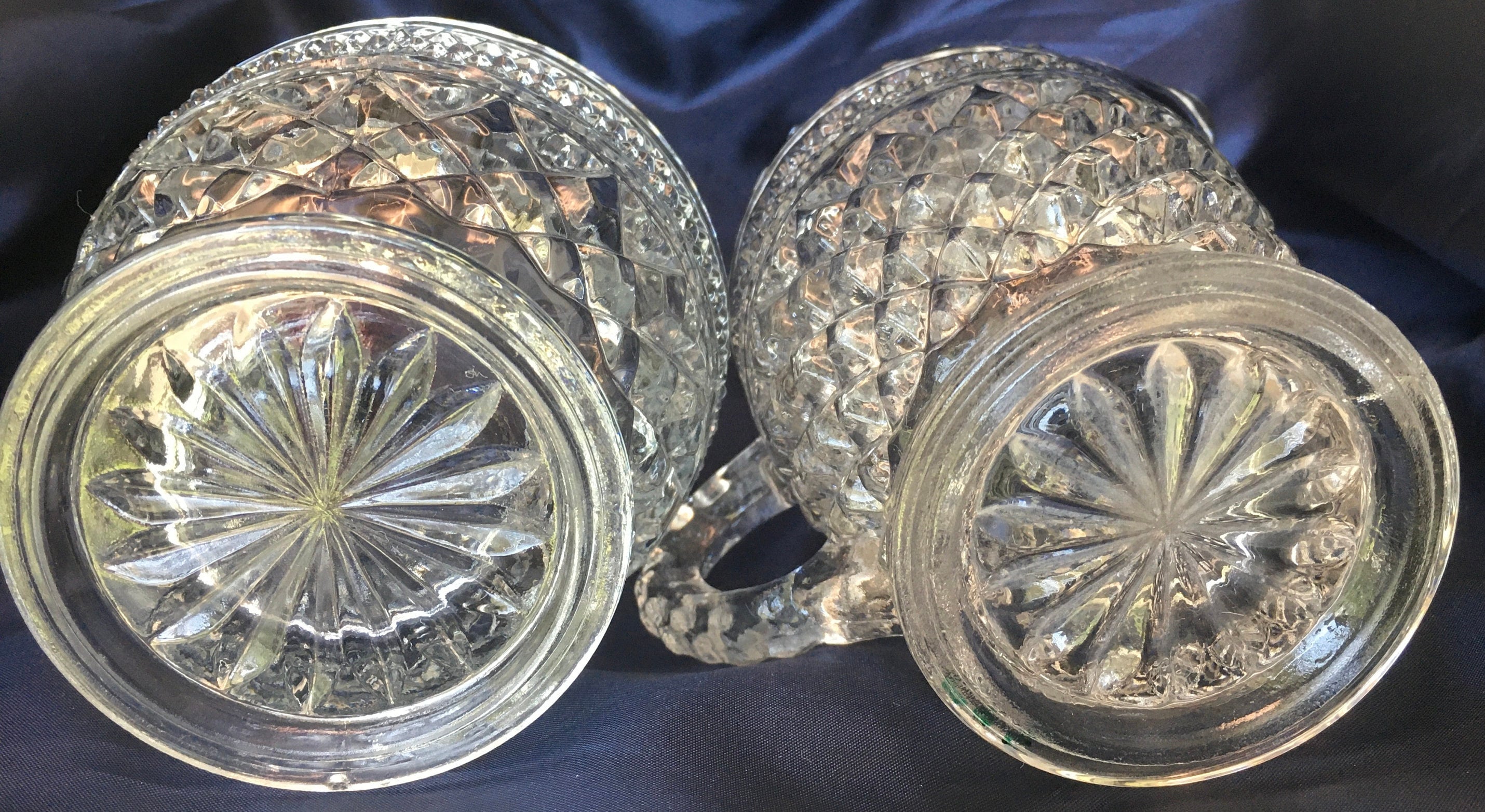 アンカーホッキングのウェックスフォード シュガーボウルとクリーマー