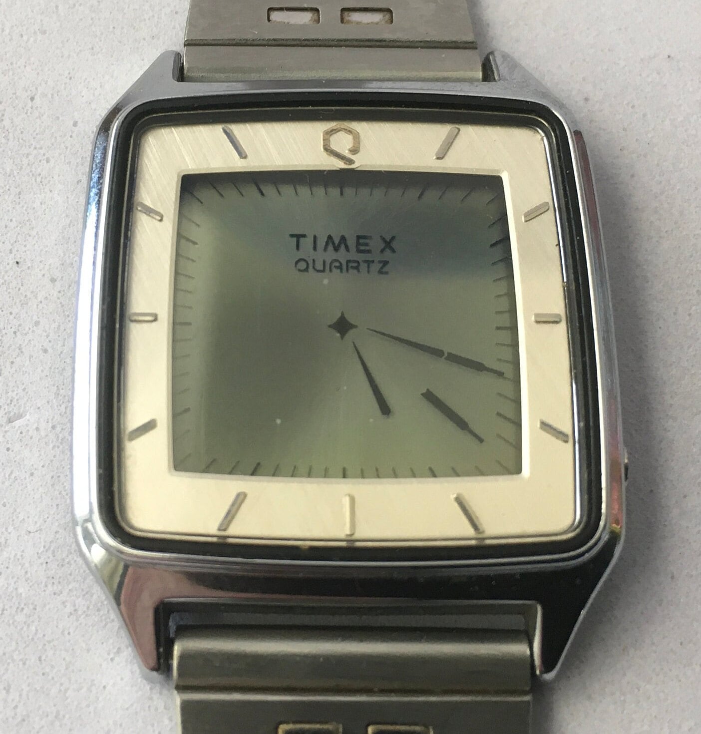 Timex Illusion Q L-cell Floating Hands Mystery Dial Digital
