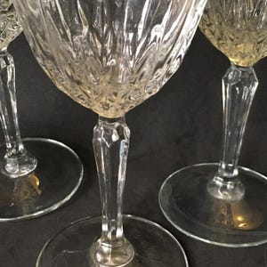 Vintage Luminarc Diamant Crystal Elegant Pressed Glass Set 5 Clear Stemmed Wine Glass Champagne Water Goblet Stemware Wedding Home Bar Decor
