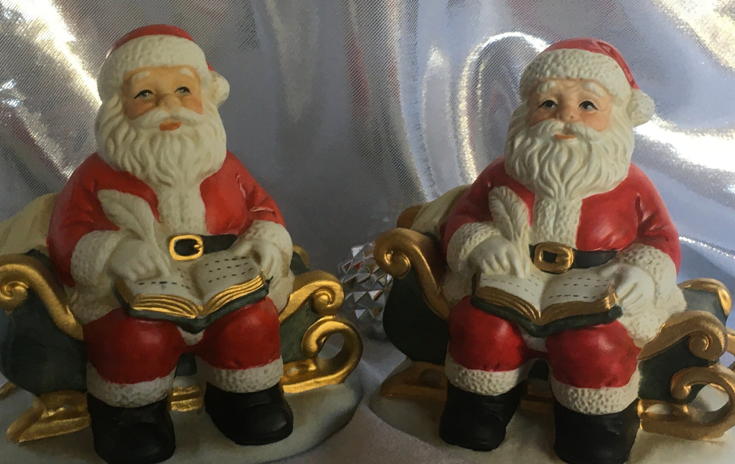 Limited Edition WACO Porcelain “1986 Santa” Melody in Motion