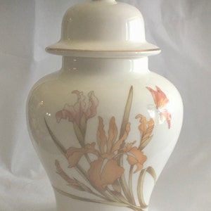 Vintage Bijitsu Toki Japanese Ginger Jar Vase with Lid Centerpiece Serving Decor Iris Flowers Butterfly
