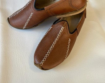 Unisex Flat Comfort Natural Patterned Leather, Brown, Handmade House Shoes, Traditional Yemeni Shoes,Outdoor comfort, Authentic Slip Ons