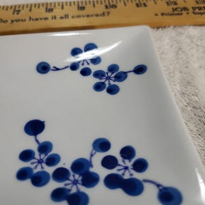 Vintage Japanese 2 square sushi serving plates and 2 soy sauce serving dishes in excellent condition blue and white matching Beautiful