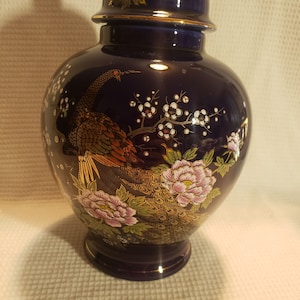 Vintsge Japanese Ginger Jar Cobalt Blue with Gold Illustration beautiful
