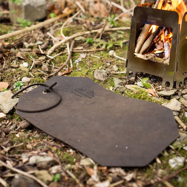Survival Stuff Lederunterlage Balg - Knieschutz - Unterlage zum schnitzen und Feuer entfachen