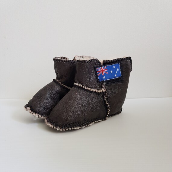 Vintage sheepskin Australian baby shoes booties Gem
