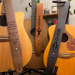 Sangle de guitare en cuir personnalisable - Cadeau parfait pour la Saint-Valentin pour musiciens - Sangle de guitare personnalisée avec noms ou message spécial