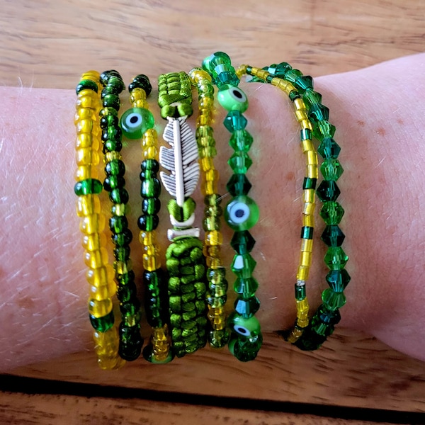 Bracelets multirang vert et jaune, fait mains, verre et macramé, bijou feuille, boho, bracelet amitié, bijou été, cadeau femme, anniversaire