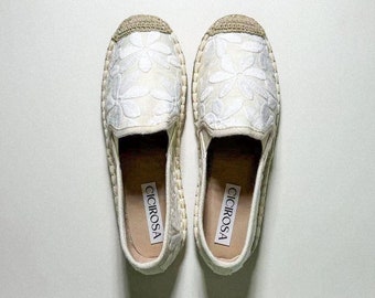 Women Floral Linen Creamy White Espadrille | Simple Embroidered Comfortable Espadrille Flats | Round Toe Natural Loafer Shoes