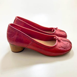 Retro Style Red Round Toe Tabi Ballet Heels | Vintage Split Toe Ballerina | Classic Red Tabi Ballet Shoes