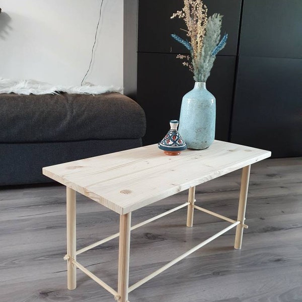 Table d’appoint en bois