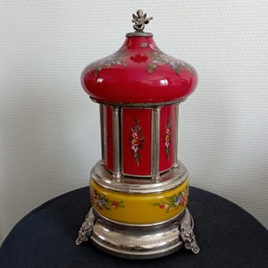 Carillon // Giostra musicale Reuge // Distributore automatico di sigarette