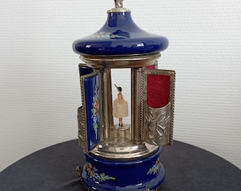 Music box//Musical carousel with dancing ballerina//cigarette holder