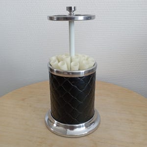 Oggetto decorativo vintage//distributore di sigarette//espositore per sigarette