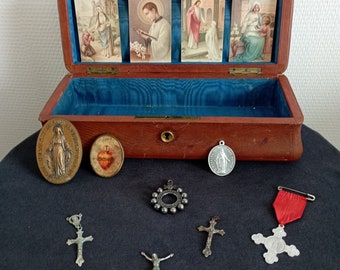 Kultgegenstände//religiöse Gegenstände//Souvenirs//Kruzifixe