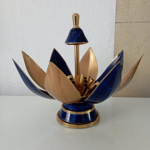 Vintage decorative object//lotus flower cigarette dispenser//cigarette display