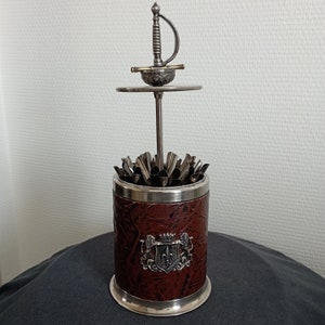 Vintage decorative object//cigarette dispenser//table cigarette holder