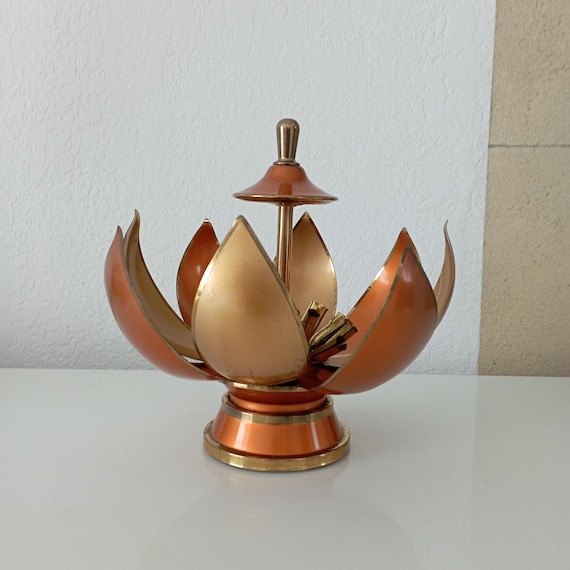 lotus cigarette dispenser Vintage decorative item // Lotus flower cigarette dispenser // Cigarette  display stand