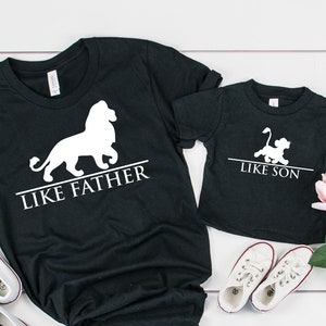 Tale padre tale figlio SVG, Famiglia del Re Leone SVG, Simba SVG, Personalizza Svg, File di taglio in vinile, Svg, Pdf, Jpg, Png, File di progettazione stampabili Ai
