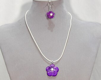 Choice of Mother of Pearl with Cultured Pearl or Abalone Necklace and Earring Sets
