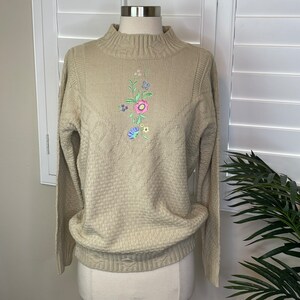Casuals by Liz Thomas NWT Vintage Dead Stock Sweater in Size Small