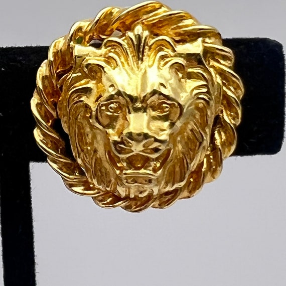 Gorgeous Vintage Gold Tone Lion Face Clip On Earr… - image 2