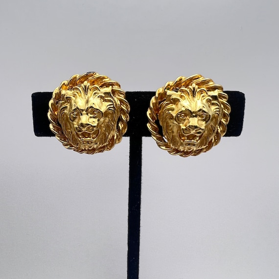 Gorgeous Vintage Gold Tone Lion Face Clip On Earr… - image 1
