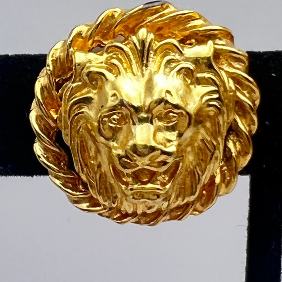 Gorgeous Vintage Gold Tone Lion Face Clip On Earr… - image 3