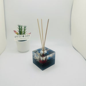 Immersed Blumenbeet Mini Duftöl Diffuser | Epoxidharz Reed Diffuser | Duftöl Diffuser | Blumen Reed Diffuser | Harz Diffusor