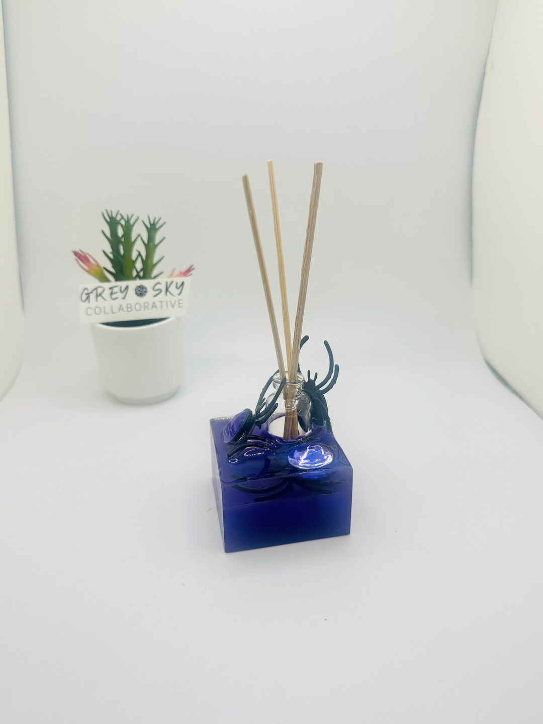 Violet Widow Mini Scented Oil Diffuser Epoxy Resin Reed Diffuser Unique