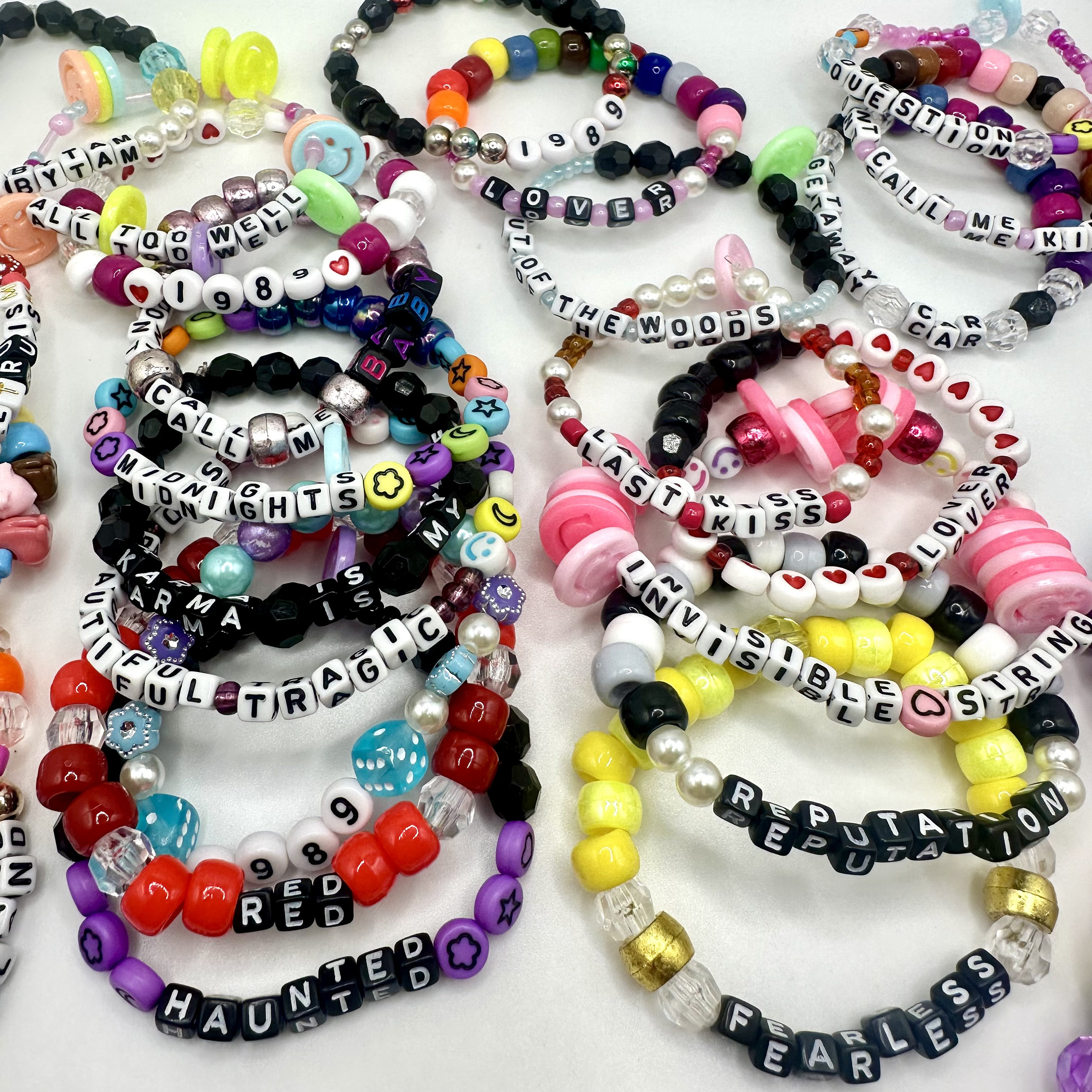 ぴかぴかブレスレット　セレビィ Eras Tour Friendship Bracelets | Surprise Multipack Swiftie Beads