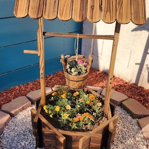 Wishing Well Planter Garden Landscape Flowerbed decoration