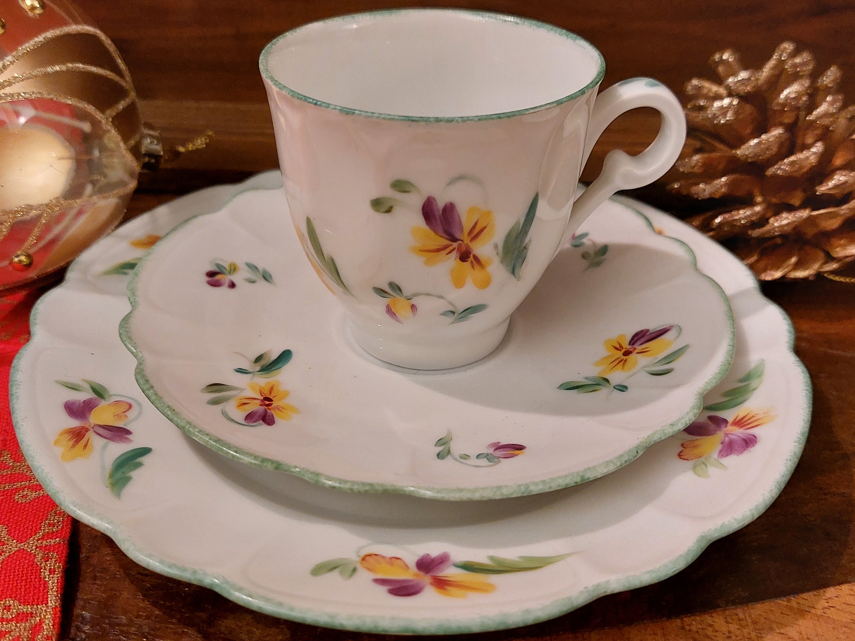 Tasse à Café Peinte La Main en Porcelaine de Limoges