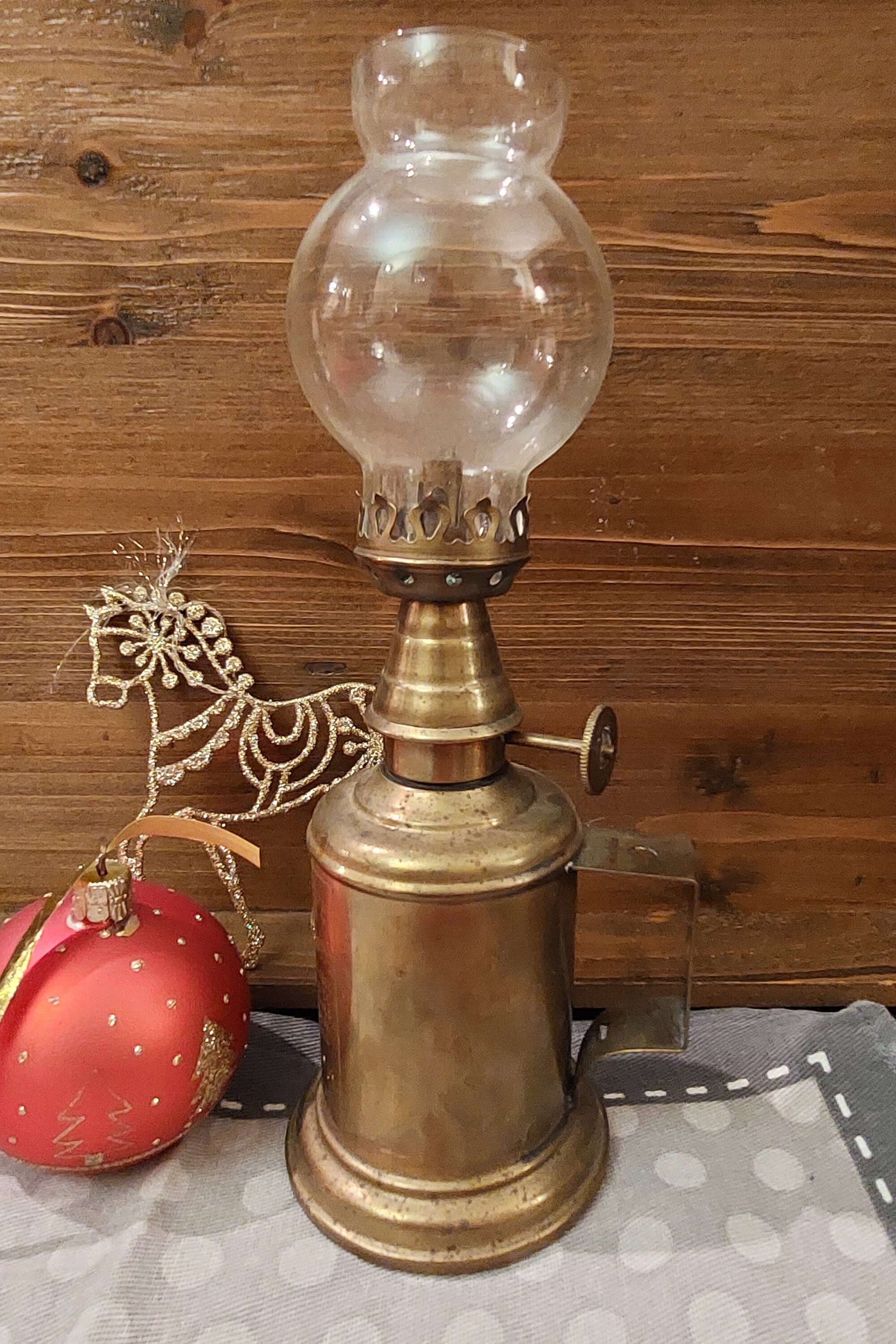 Ancienne Lampe Pigeon Marque Olympique à Essence Minérale