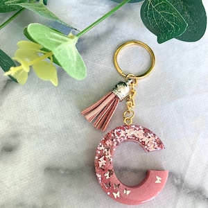 Resin Keychain, Round Shape, With Glittering Letters, Real Pink Flowers and  Gold Leaf. Unique With Butterfly -  Finland