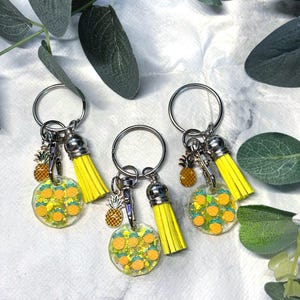 Ficha para carrito con purpurina de piña y dije de piña //, Moneda amarilla para taquilla, Regalos útiles
