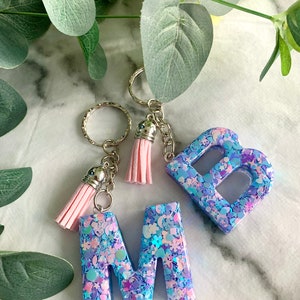 Llavero Inicial Personalizado Pasteles Confeti // Hecho a medida, Regalo personalizado, Letras y Números, Regalo personalizado