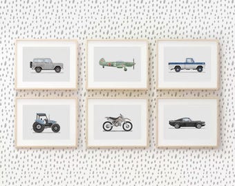 Set med 6 fordonstryck, utskrivbart set, pojkrumsinredning, retrobiltryck för pojkrum, väggkonst för barnrum, akvarellkonst med transporter
