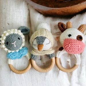 Handmade Crochet Animal Baby Rattle – Soft & Safe Newborn Toy – Organic Cotton Rattle – Baby Shower Gift – Montessori-Inspired Toy