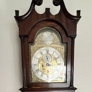 Quality antique 19th century Scottish mahogany longcase clock