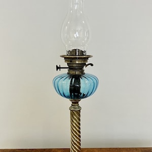 Quality antique Victorian oil lamp