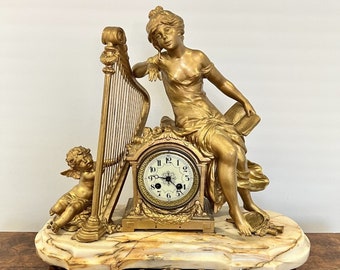 アンティークなビクトリア朝様式のウォールナット象嵌細工の