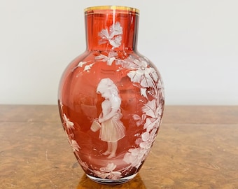 アンティーク クランベリーガラス花瓶：ビクトリア朝時代のメアリー