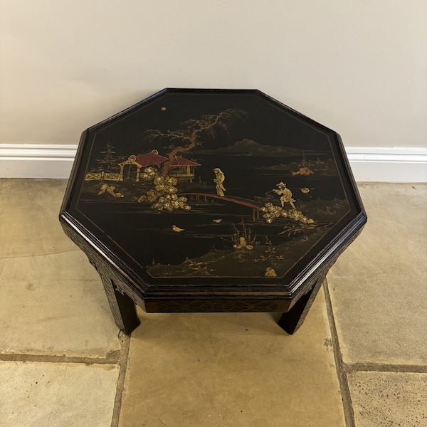 Wonderful quality antique Edwardian chinoiserie decorated coffee table