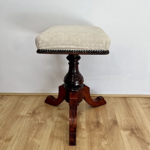Antique Victorian quality mahogany revolving piano stool