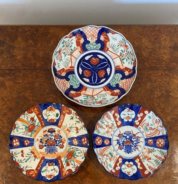 A-Massive-Antique-Japanese-  Antique Japanese plates display picture 1