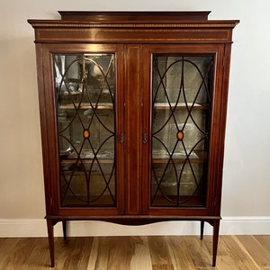 Antique Edwardian quality inlaid mahogany display cabinet