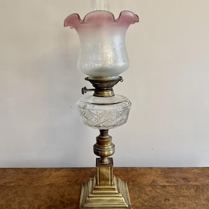Outstanding quality antique Victorian oil lamp