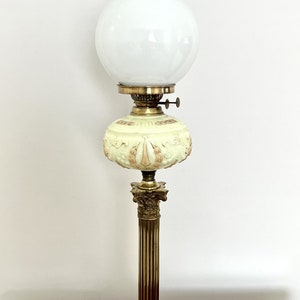 Fantastic Quality Large Antique Victorian Brass Oil Lamp